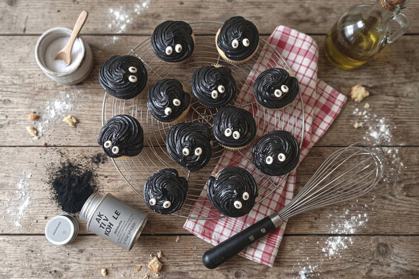 Halloween-Muffins mit Spinnencreme: Ein gruseliger Hingucker für deine Halloweenparty!