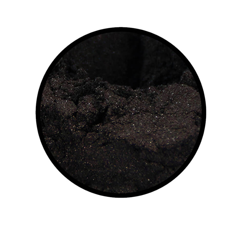 Nahaufnahme des schwarzen Pulvers von Aktivkohle, Lebensmittelecht von STAY SPICED! bei Chefkoch-Gewürze