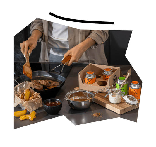 Zubereitung von Fleischgerichten in der Pfanne mit den Gewürzen aus der Meat Lover Geschenkbox