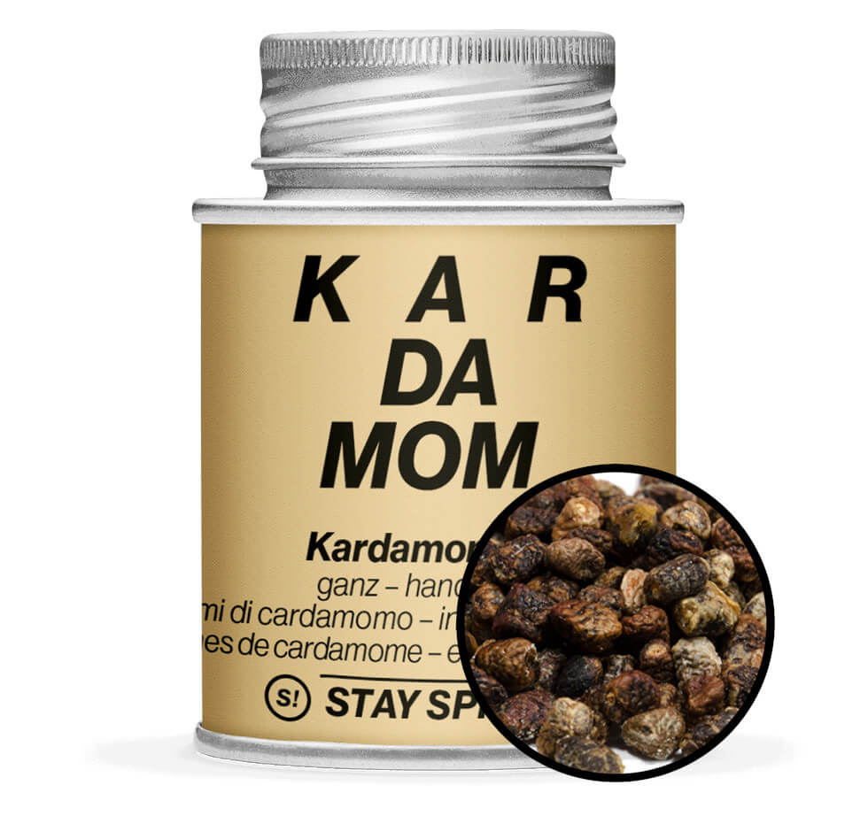 Hellbraune Gewürzdose und Detailansicht von Kardamomsaat ganz von STAY SPICED! bei Chefkoch-Gewürze