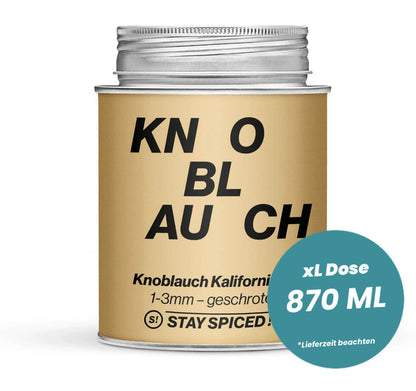 Grosse hellbraune XL-Dose mit Knoblauchflakes, geschrotet 1-3mm von STAY SPICED! bei Chefkoch-Gewürze