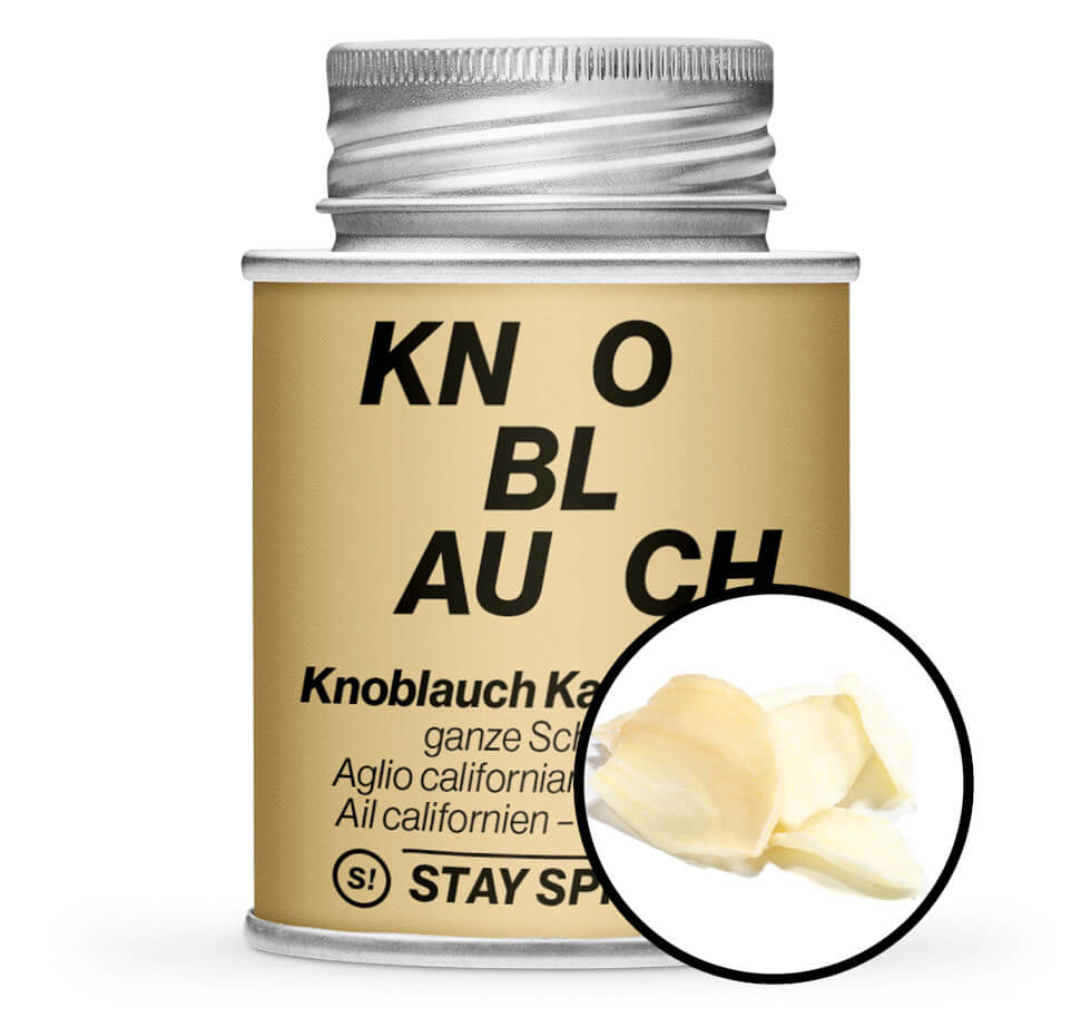 Hellbraune Gewürzdose und Detailansicht von Knoblauchflocken Kalifornisch - ganze Scheiben von STAY SPICED! bei Chefkoch-Gewürze